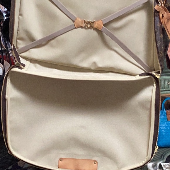 Loui Vuitton authentic. Travel luggage. - Picture 7 of 14